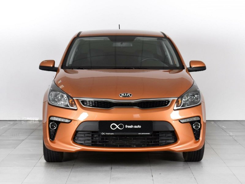 Kia Rio 4 оранжевая