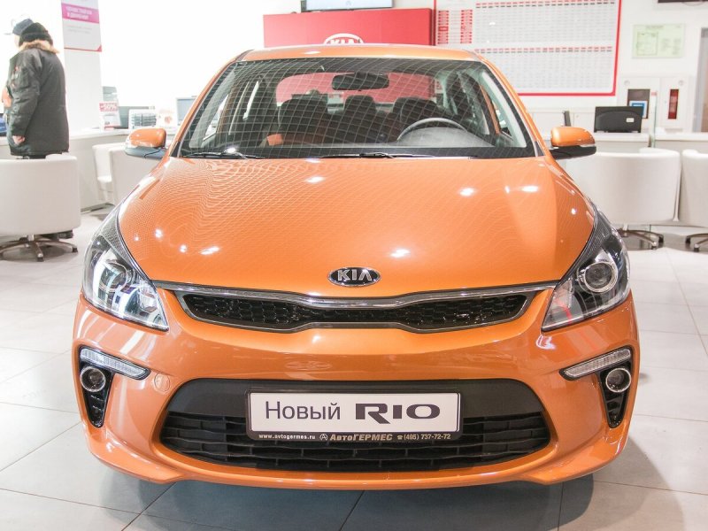 Kia Rio 4 оранжевая
