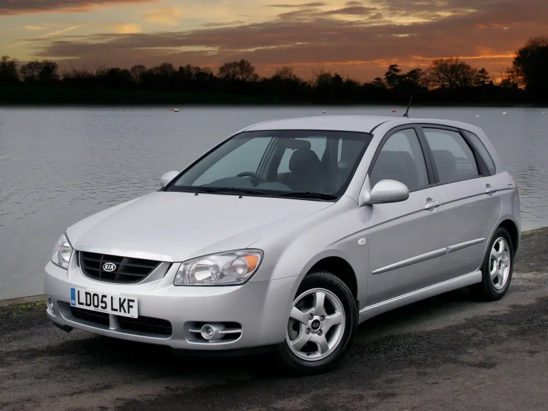 Kia Cerato 2004 хэтчбек