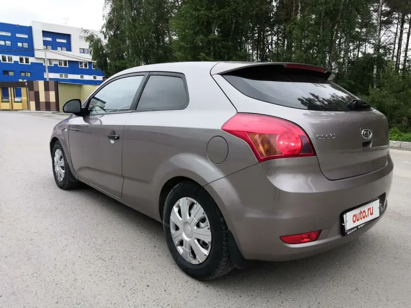 Кия Просид 2010 год