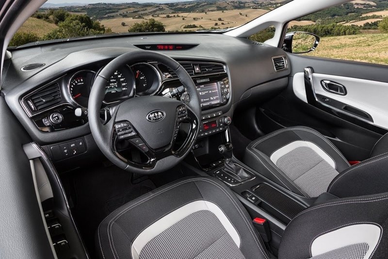 Kia Ceed 2015 салон