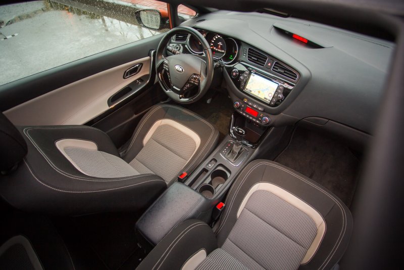 Kia Ceed Pro 2013 салон