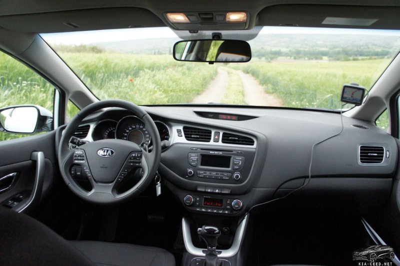 Kia Ceed 2012 салон