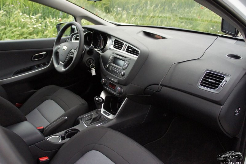 Kia Ceed салон
