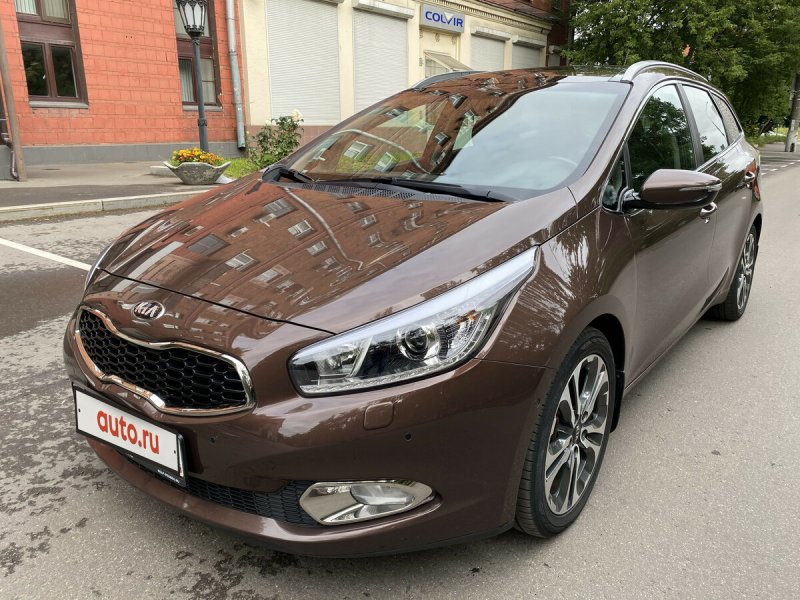 Kia Ceed 2013 универсал коричневый