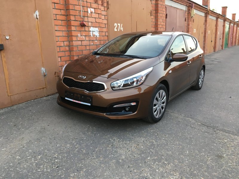 Kia Ceed хэтчбек 2015 коричневая