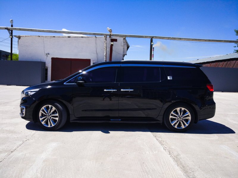 Kia Carnival 2016 черный