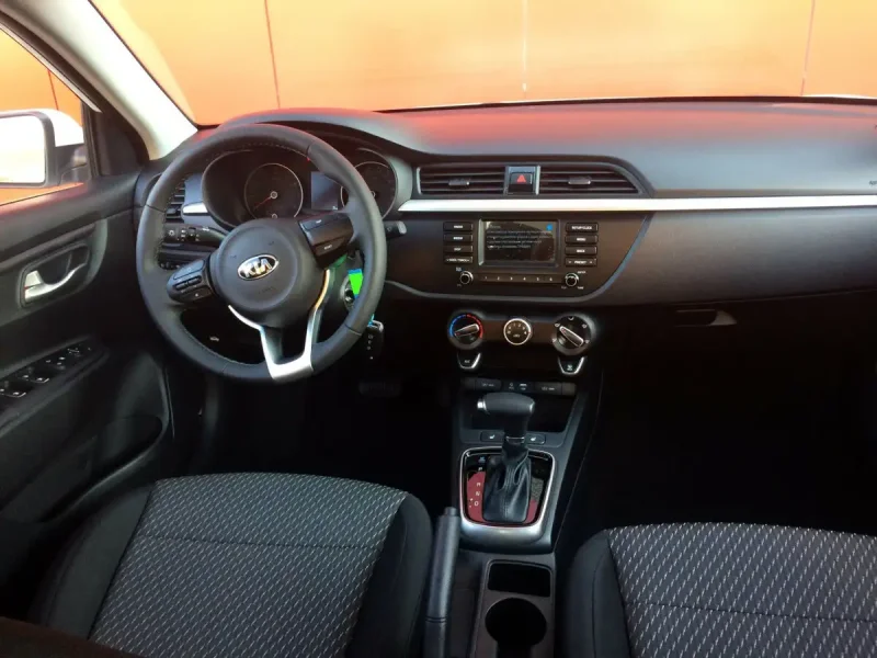 Kia Rio 2018 Comfort 1.6
