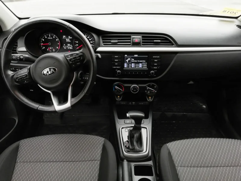 Kia Rio x Comfort салон