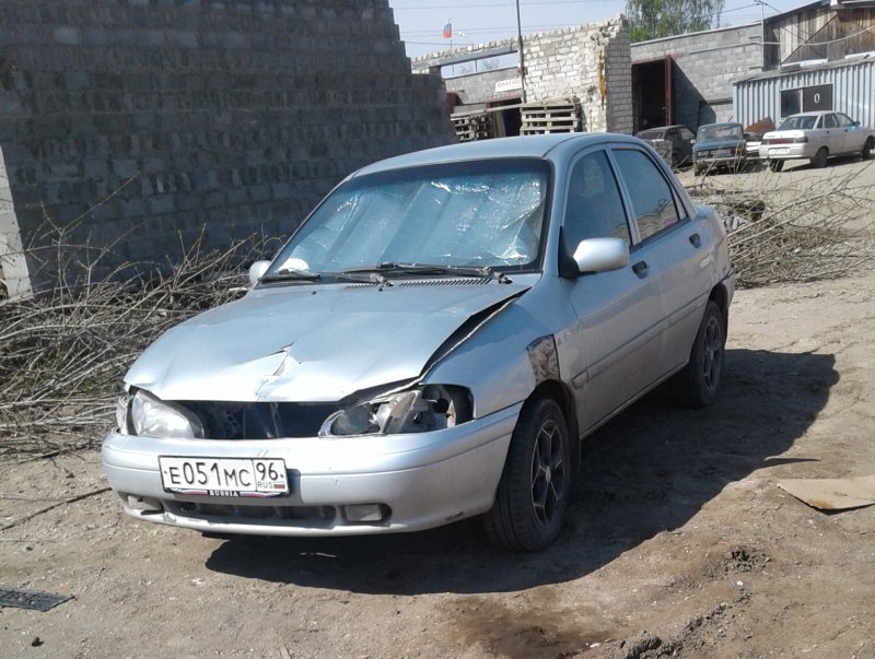 Kia Avella Delta зеленая