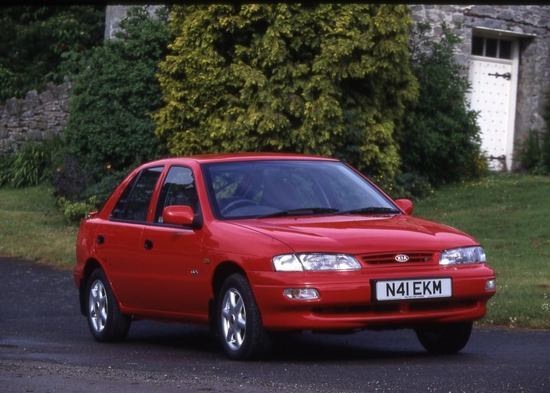 Kia Mentor 1