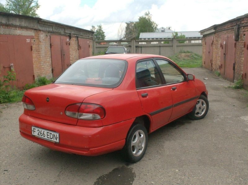 Kia Avella 1 поколение