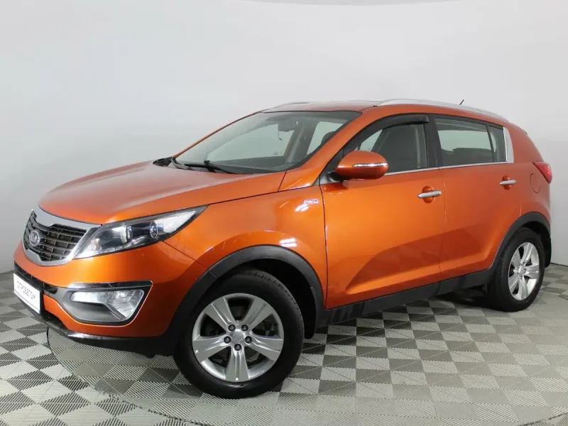Orange Kia Sportage 3