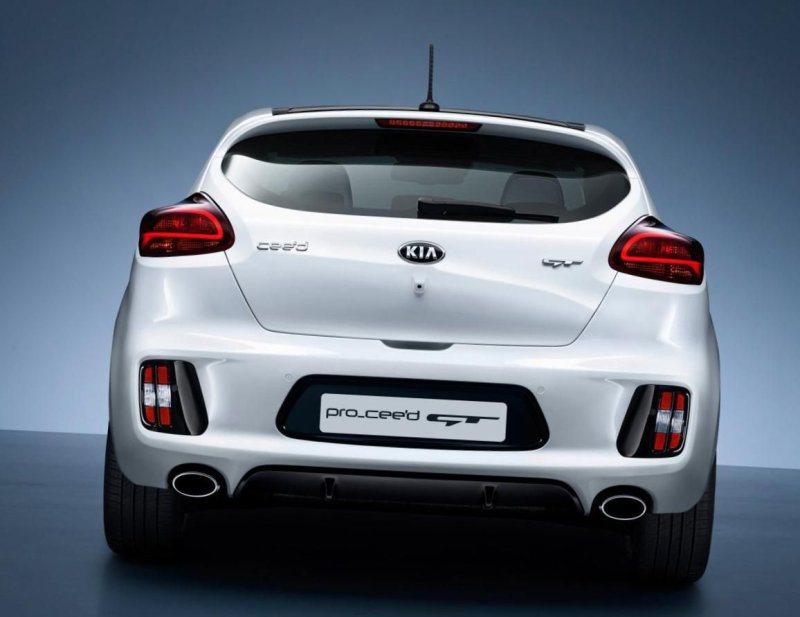 Kia Ceed gt сзади