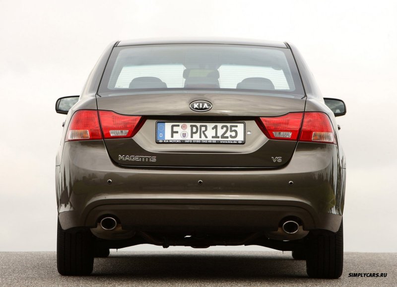 Kia Magentis сзади