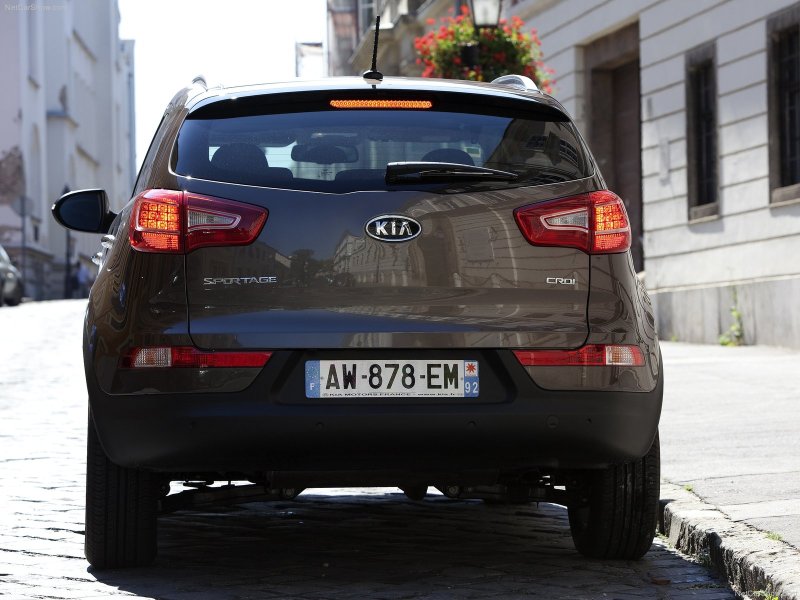 Kia Sportage 2011 сзади