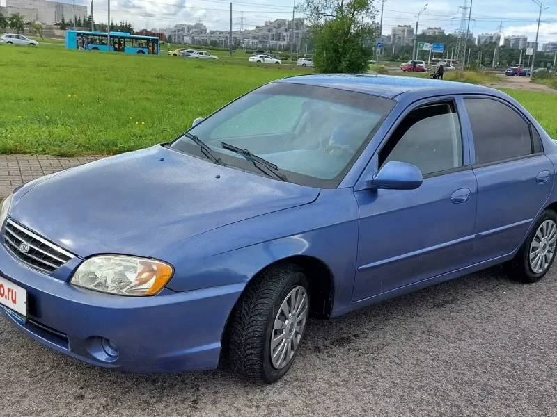 Kia Spectra в профиль