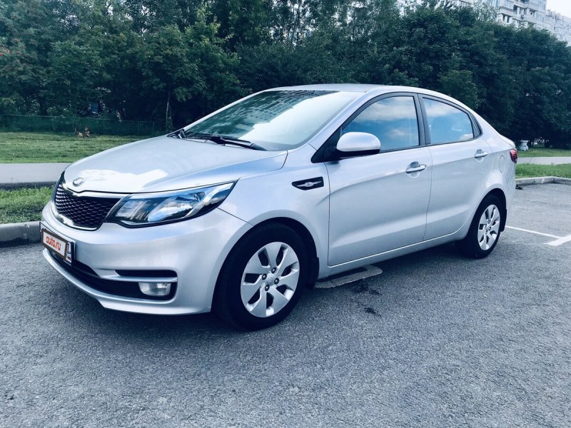 Kia Rio 2015 серебристый
