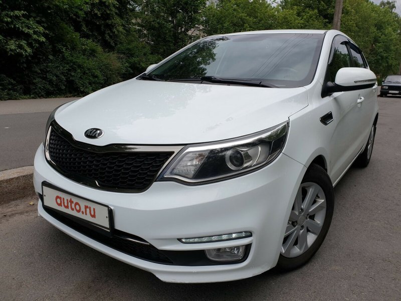 Kia Rio 3 2015 белая