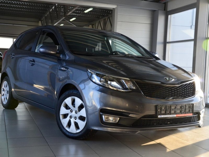 Kia Rio 2016 серебристый