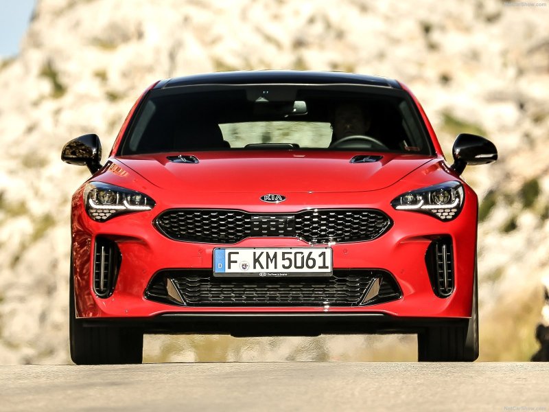 Kia Stinger 2020 купе