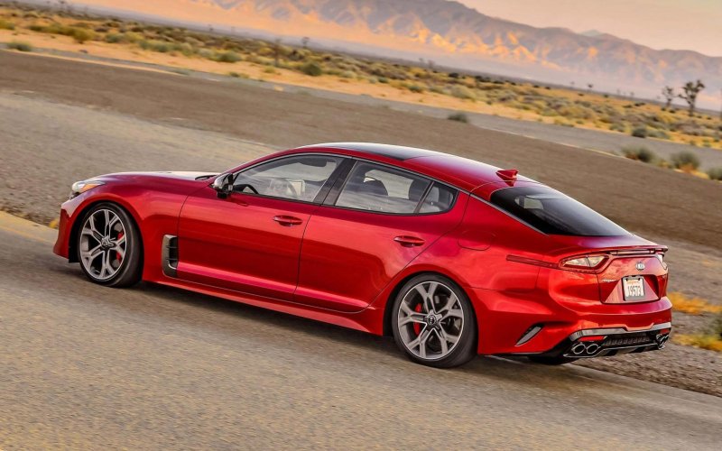 Kia Stinger gt синий
