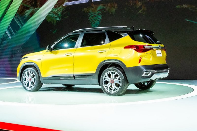 Kia Seltos черный
