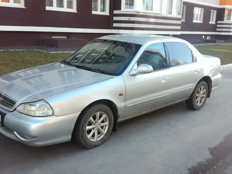 Kia Clarus i