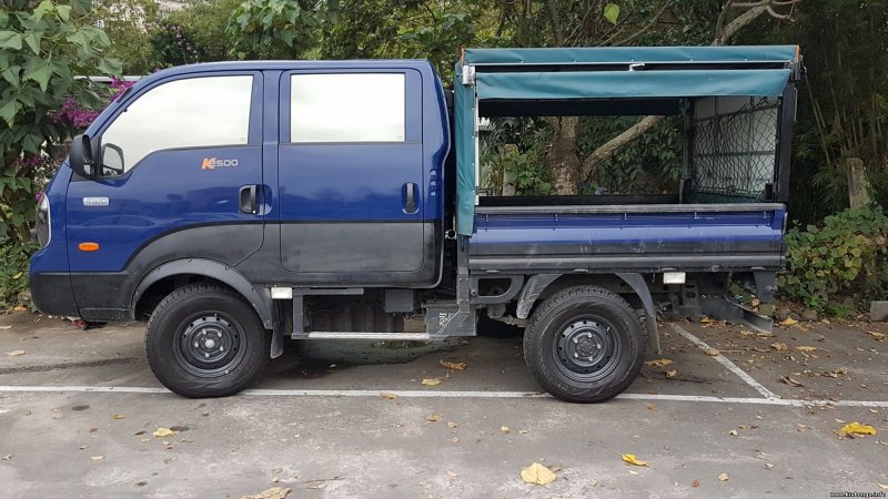 Грузовой-бортовой Kia k2700