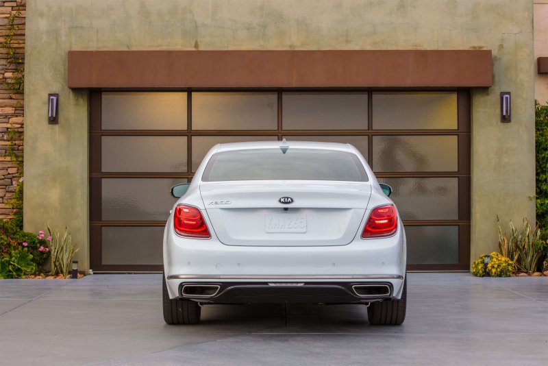 Kia k900 2021