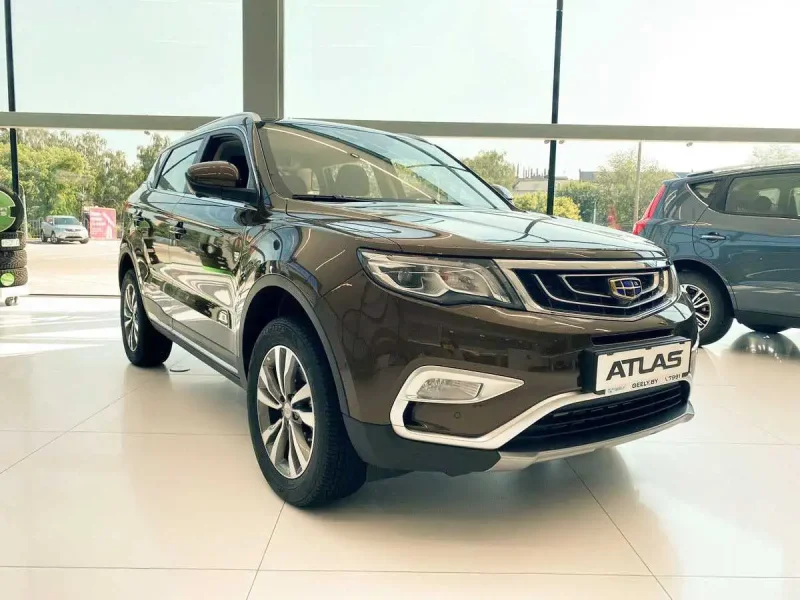 Geely Atlas 2.4 против Kia Sportage