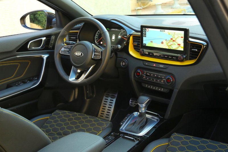 Kia x cee'd 2020