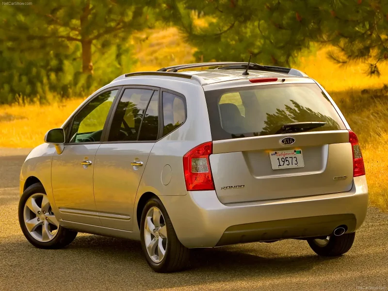 Kia Rondo 2011