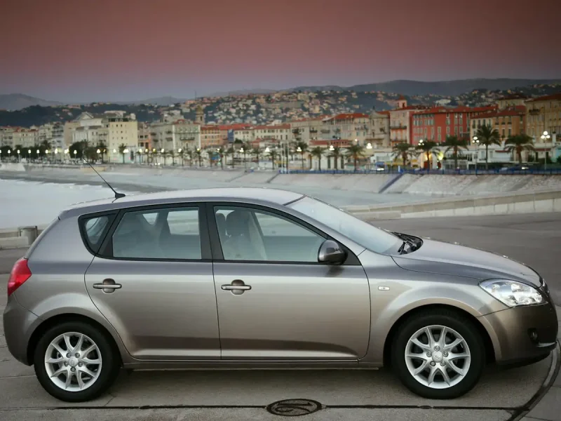 Kia Ceed 2007 хэтчбек