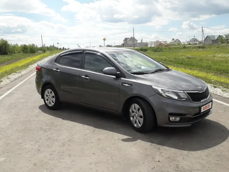 Kia Rio седан 2015 серый