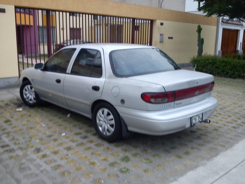 Kia Sephia i
