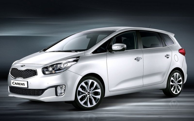 Kia Carens 4