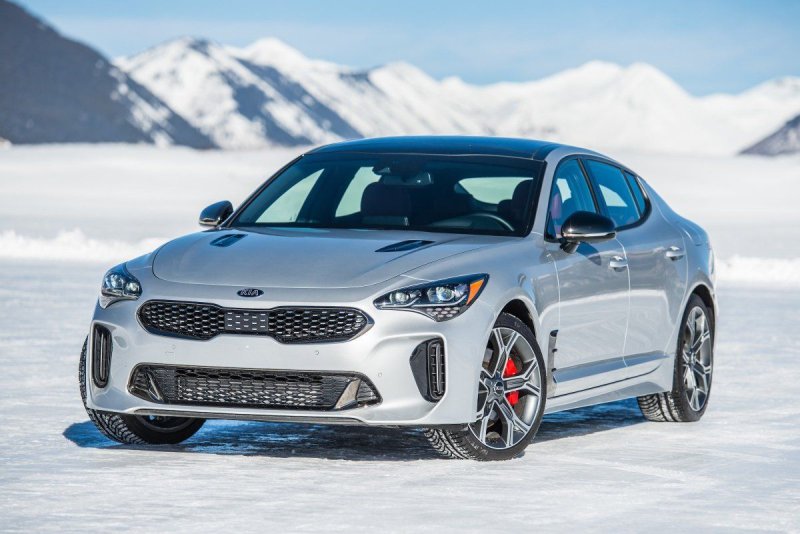 Спорткар Kia Stinger