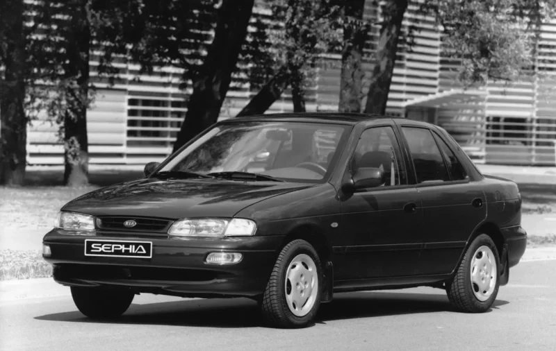 Kia Sephia i Рестайлинг (1994—1998) седан