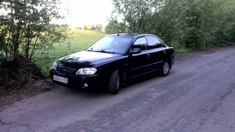 Kia Spectra черная