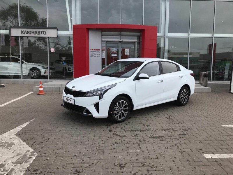 Kia Rio 2022 белая