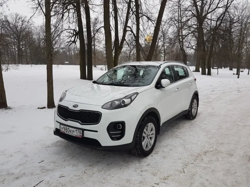 Kia Sportage белая