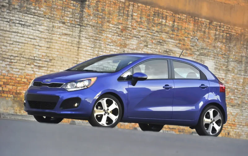 Kia Rio 2012 голубая