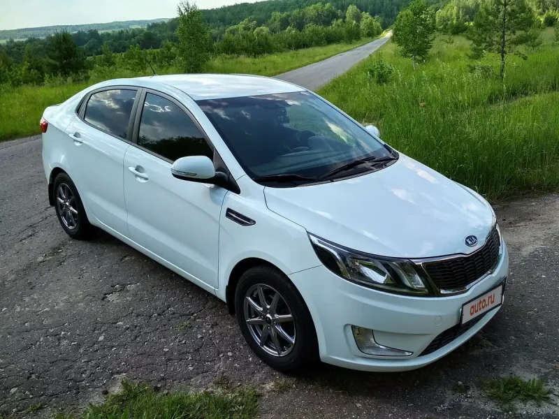 Kia Rio 3 красная