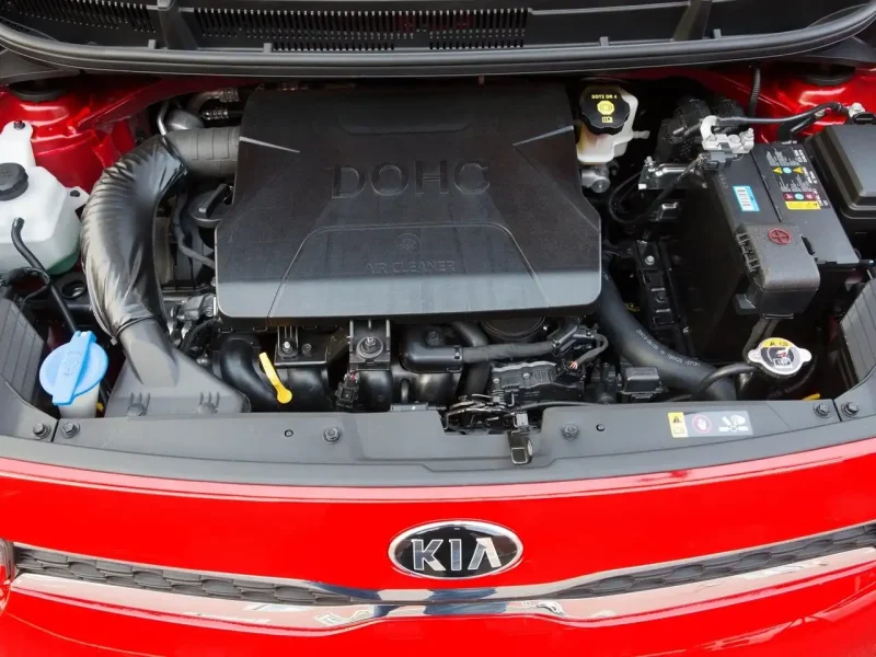 Kia Picanto 2015 моторный отсек