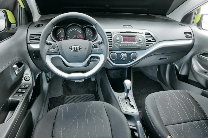 Kia Picanto 2011 салон
