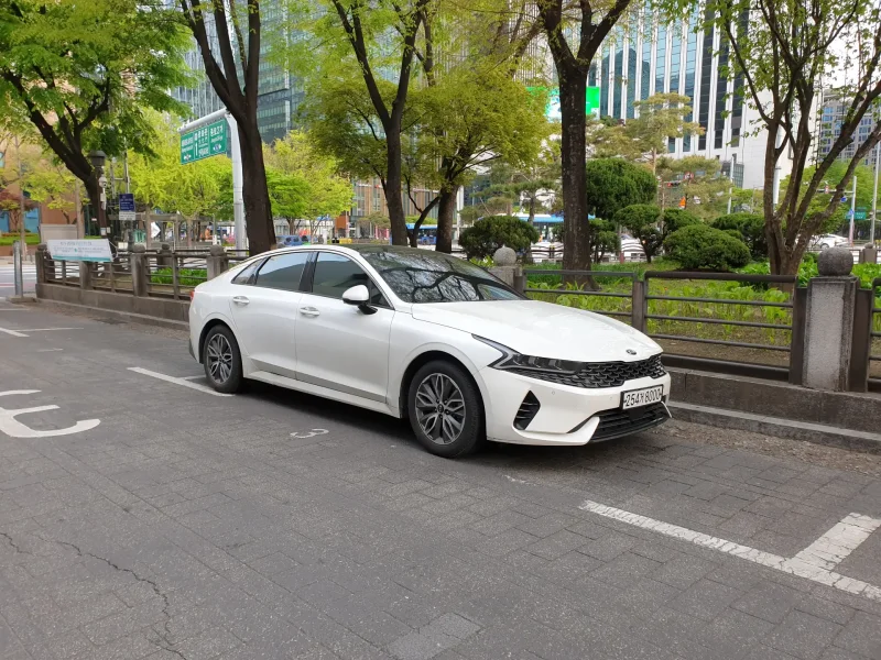 Kia k5 серая