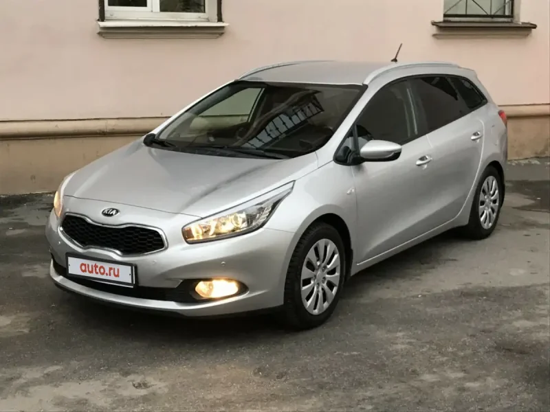 Kia Ceed серебристый