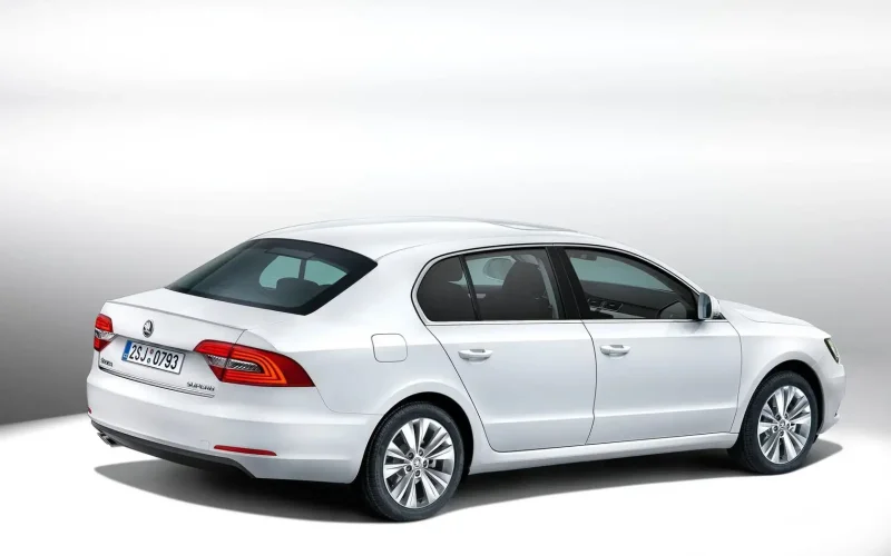 Skoda Superb лифтбек