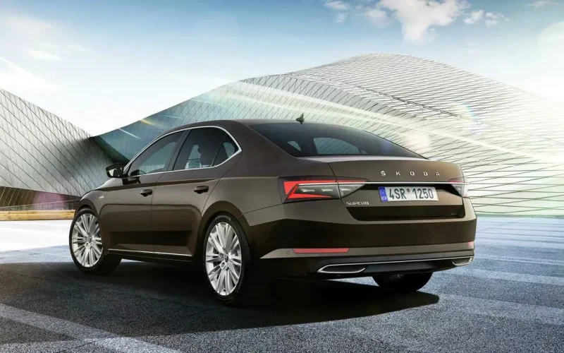 Skoda Superb лифтбек